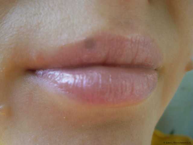 Блеск для губ Kiki с витамином Е и алое вера - фото