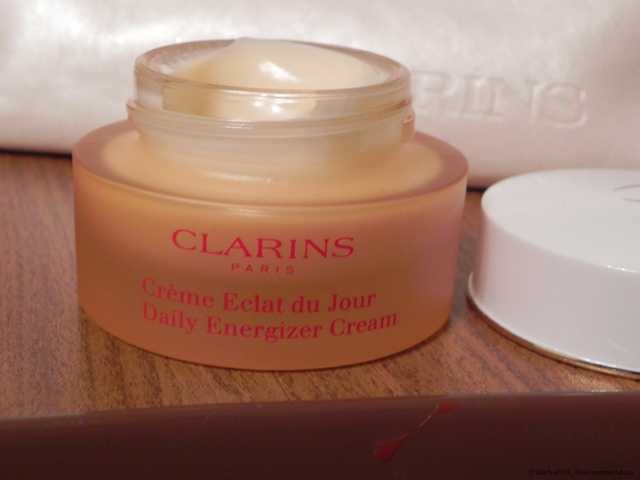 Крем для лица Clarins придающий коже сияние Eclat du Jour - фото