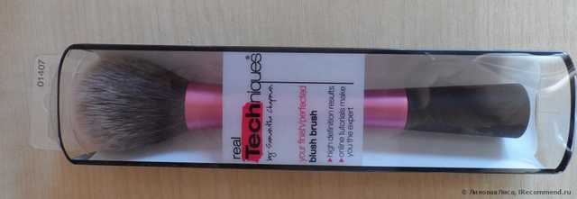 Кисть для румян Real Techniques by Samantha Chapman Blush Brush - фото