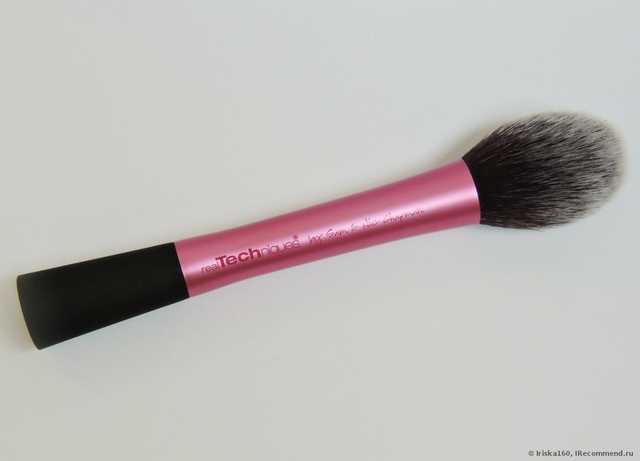 Кисть для румян Real Techniques by Samantha Chapman Blush Brush - фото