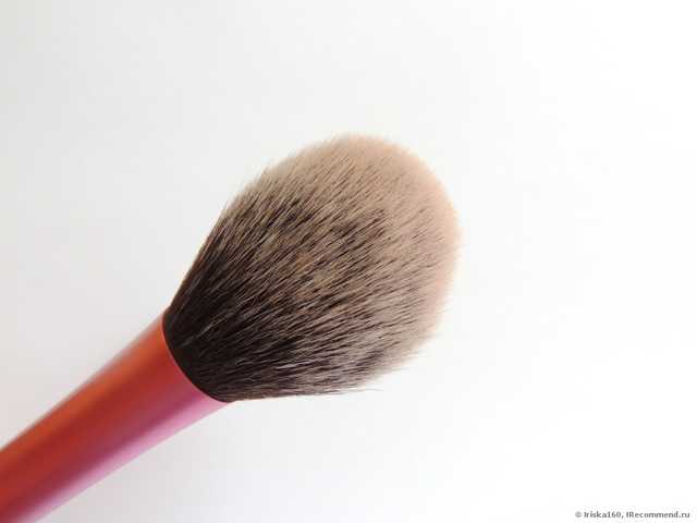 Кисть для румян Real Techniques by Samantha Chapman Blush Brush - фото