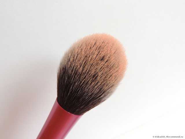 Кисть для румян Real Techniques by Samantha Chapman Blush Brush - фото