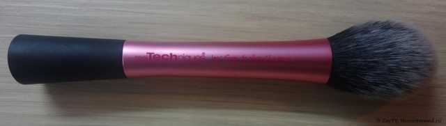 Кисть для румян Real Techniques by Samantha Chapman Blush Brush - фото