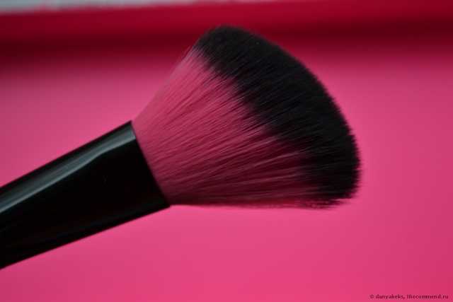 Кисть для румян Essence Blush Brush - фото