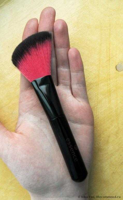 Кисть для румян Essence Blush Brush - фото