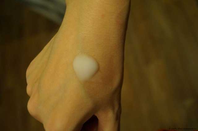 Крем для лица Avon  Корректирующий крем с увлажняющим эффектом для проблемной кожи от AVON.Серии CLEARSKIN - фото