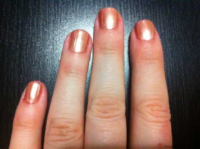 Лак для ногтей Classics  Glamour Nail Lacquer. - фото