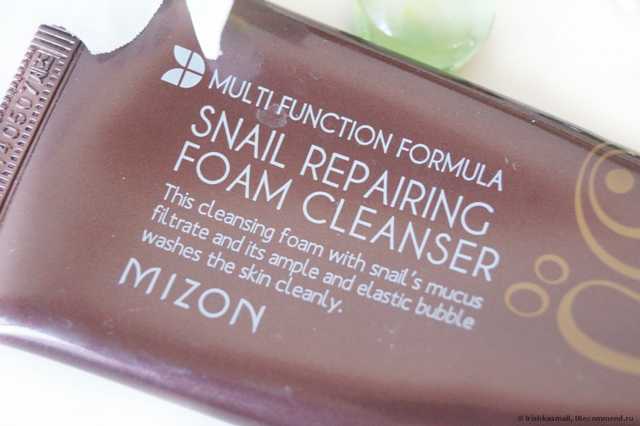 Пенка для умывания Mizon  Snail Repairing Foam Cleanser 60 мл. - фото