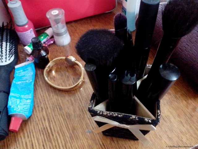 Подставка под кисти Oriflame Подставка под кисти для макияжа «Ажурная роскошь» - фото