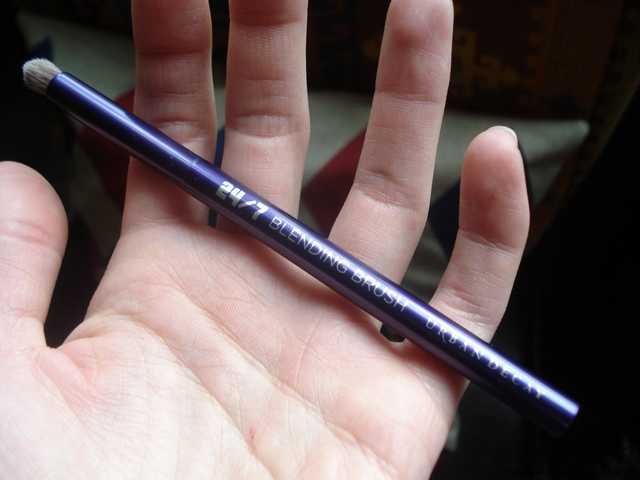 Кисть для макияжа Urban Decay 24/7 Shadow Pencil Blender Brush - фото