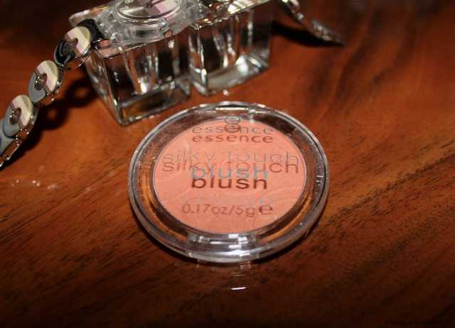 Румяна Essence silky touch blush - фото