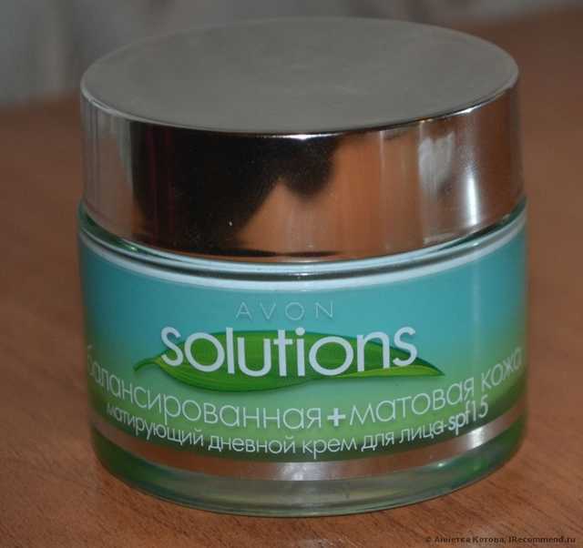 Крем для лица Avon Solutions Матирующий дневной  "Сбалансированная + матовая кожа" SPF 15 - фото