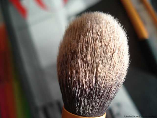 Кисть для макияжа Real Techniques by Samantha Chapman Setting Brush - фото