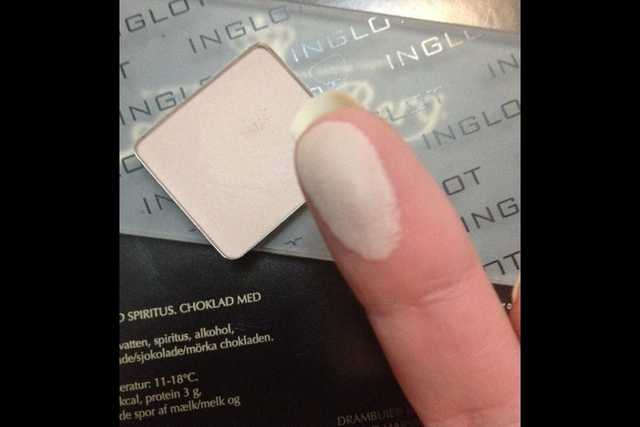 "Тени не исчезают в полдень!" - разумеется если это Inglot