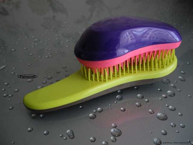 Macadamia No Tangle Brush взует любую чесалку;) В отзыве: а Вы знали, что в ней есть часики? Дискриминационная политика производителя. И, конечно же, бой-сравнение Макадамия со всеми известной Tangle Teezer :: Или тот случай, когда длина имеет значение;)