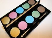 Тени Isa Dora eye shadow palette Тени Isa Dora eye shadow palette