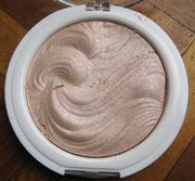 Хайлайтер  MUA Undress Your Skin Shimmer Highlighting